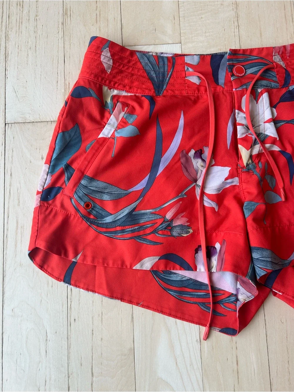 Athleta Women’s Coral Red Tropical Hudson Floral Board Swim Shorts Size 8